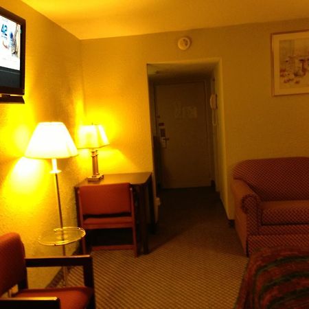 Americas Best Value Inn Macomb Extérieur photo