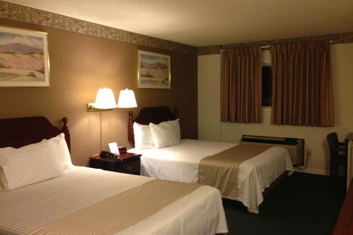 Americas Best Value Inn Macomb Extérieur photo