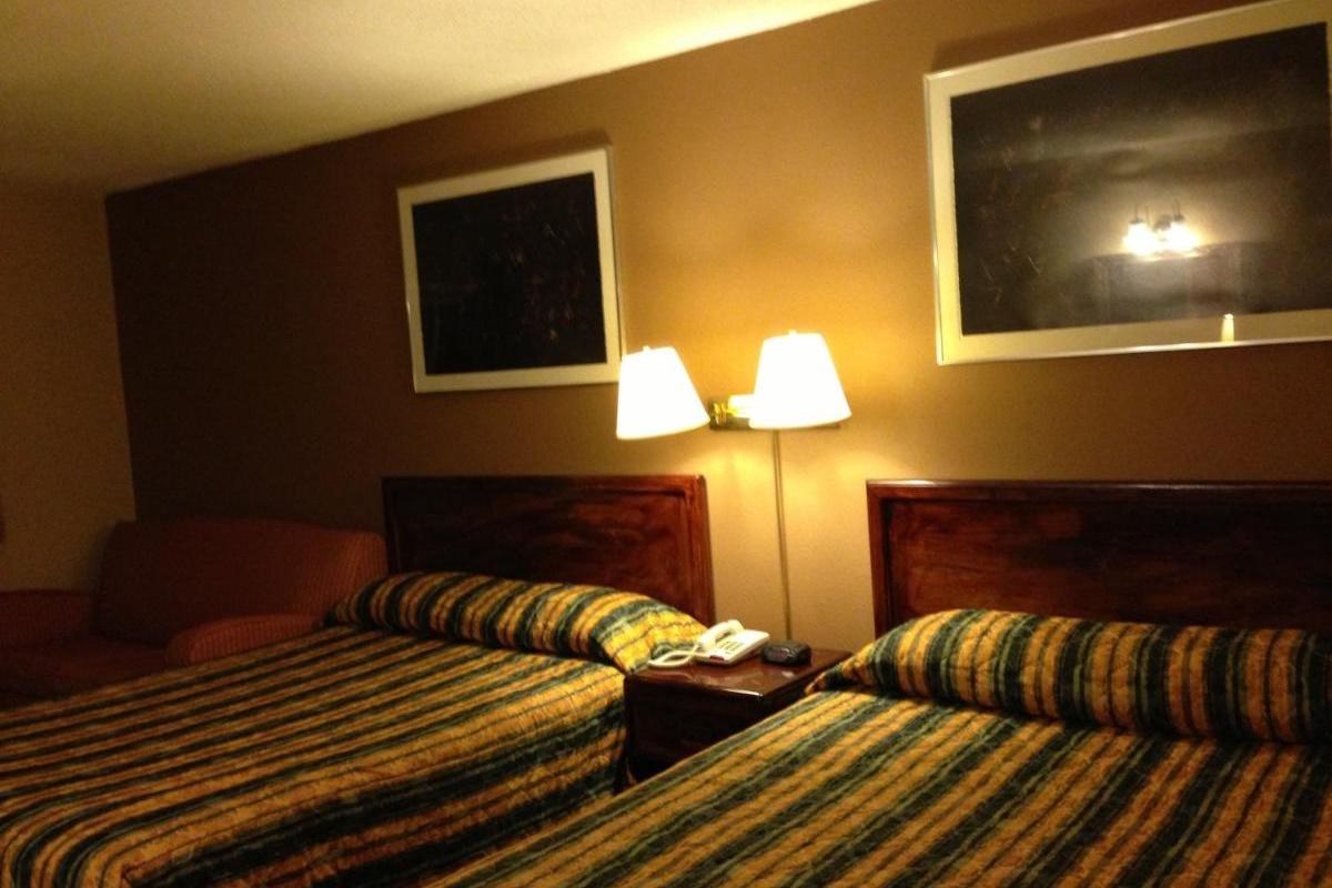 Americas Best Value Inn Macomb Extérieur photo