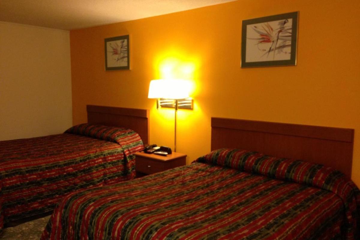 Americas Best Value Inn Macomb Extérieur photo