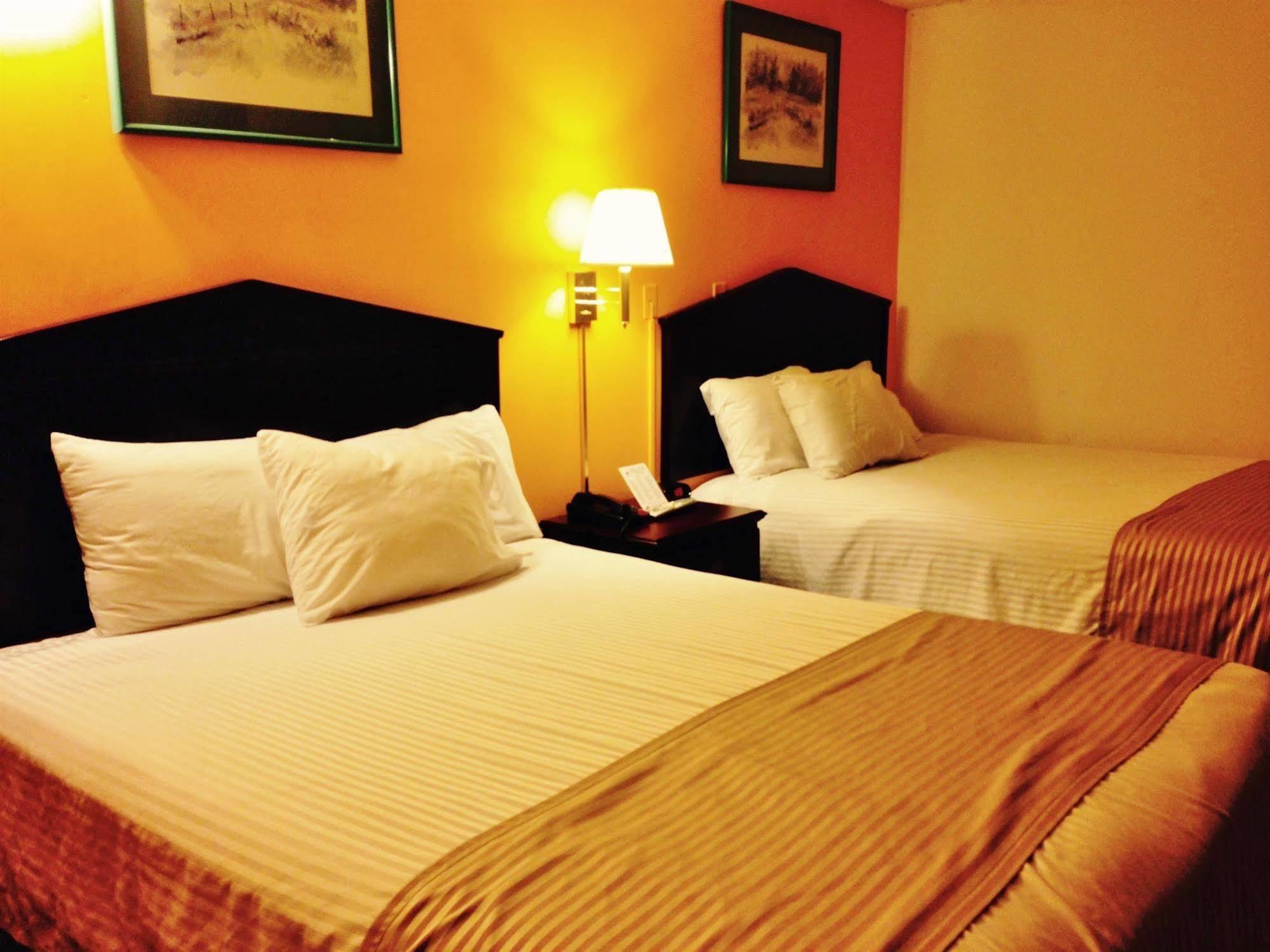 Americas Best Value Inn Macomb Extérieur photo