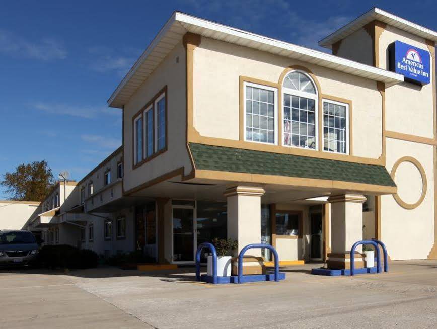 Americas Best Value Inn Macomb Extérieur photo